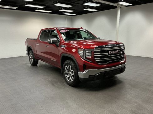Used 2023 GMC Sierra 1500 SLT w/ SLT Convenience Package AWD/4WD image 7