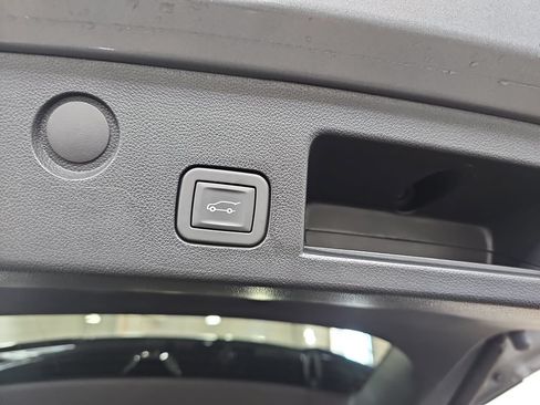 Certified 2025 Chevrolet Equinox RS w/ Safety and Technology Package FWD image 17