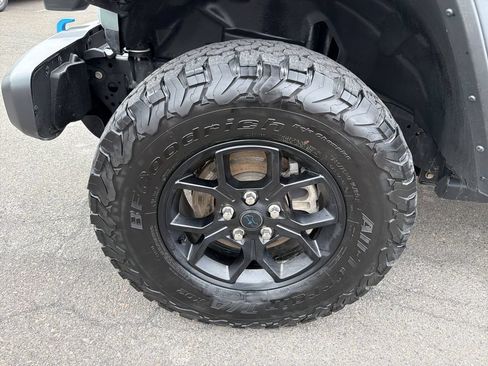 Used 2024 Jeep Wrangler Unlimited AWD/4WD image 32