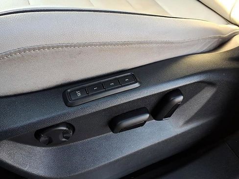 Used 2021 Volkswagen Tiguan SEL Premium R-Line AWD/4WD image 19