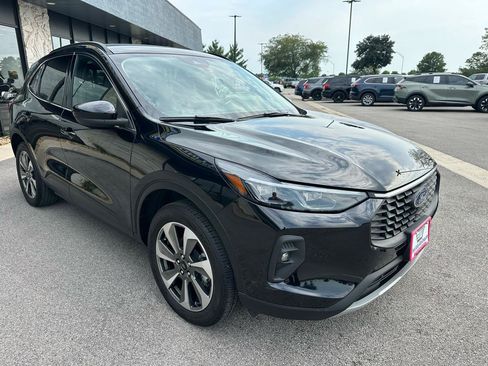 Used 2025 Ford Escape Platinum AWD/4WD image 9