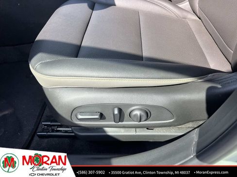 Used 2024 Chevrolet Trax ACTIV w/ Driver Confidence Package FWD image 17