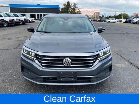 Used 2022 Volkswagen Passat 2.0T image 3