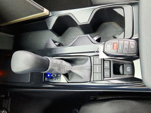 Used 2025 Toyota Camry LE image 15