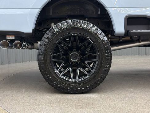 Used 2025 Ford F250 Platinum image 12