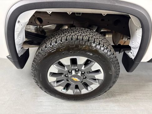 Certified 2023 Chevrolet Silverado 2500 Custom w/ Custom Value Package AWD/4WD image 12