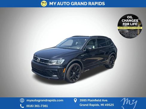 Used 2020 Volkswagen Tiguan SE R-Line w/ 3rd Row Seat Package AWD/4WD image 1