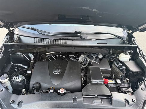 Used 2019 Toyota Highlander SE image 35