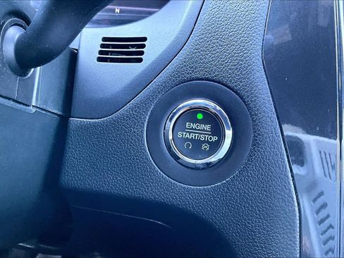 Used 2019 Ford Explorer XLT w/ Equipment Group 201A image 33