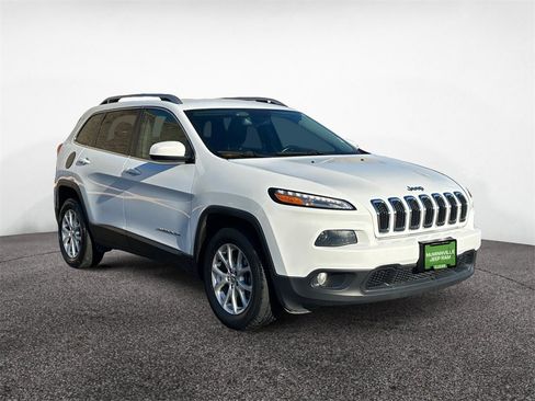 Used 2016 Jeep Cherokee Latitude w/ Cold Weather Group image 7