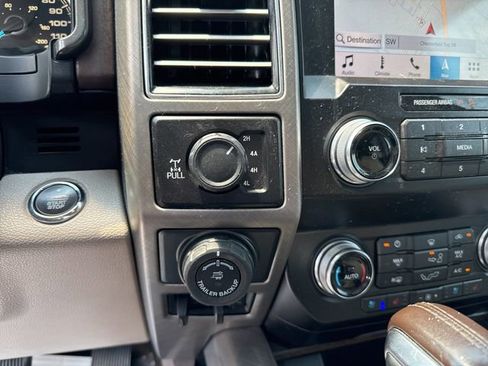 Used 2019 Ford F150 Limited image 26