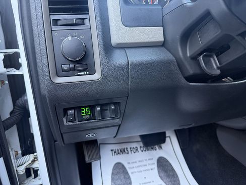 Used 2012 RAM 2500 ST w/ Chrome Appearance Group image 17