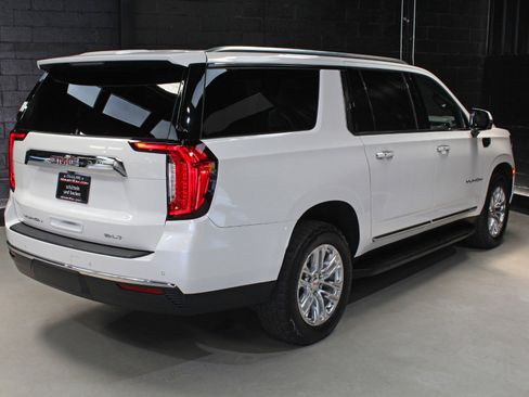 Used 2022 GMC Yukon XL SLT w/ SLT Premium Package AWD/4WD image 14