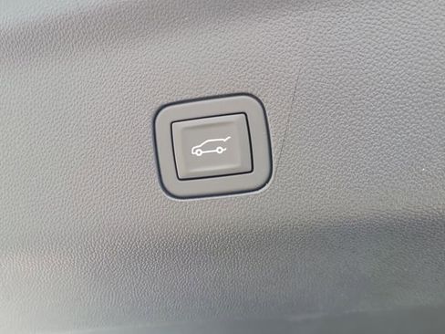New 2026 GMC Yukon Elevation w/ Elevation Premium Package AWD/4WD image 9