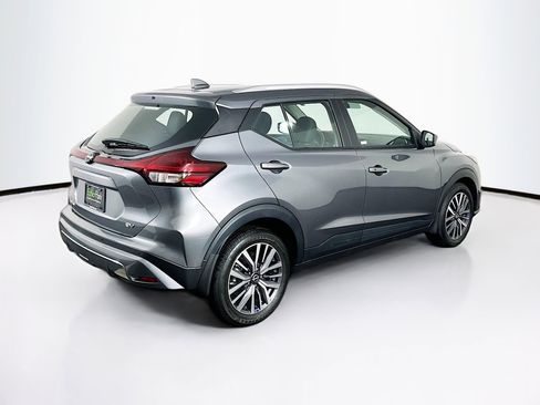 Used 2024 Nissan Kicks SV image 9