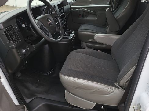 Used 2023 GMC Savana 2500 w/ Driver Convenience Package image 12