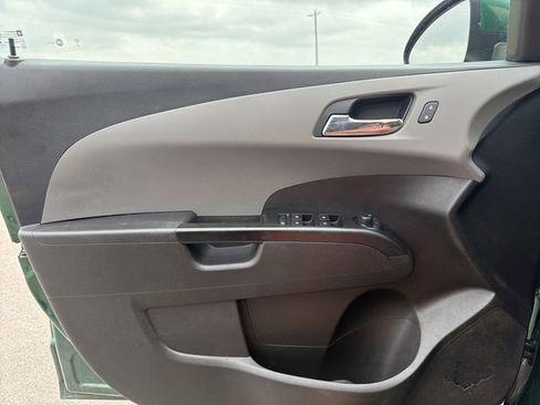 Used 2018 Chevrolet Sonic LT FWD image 32