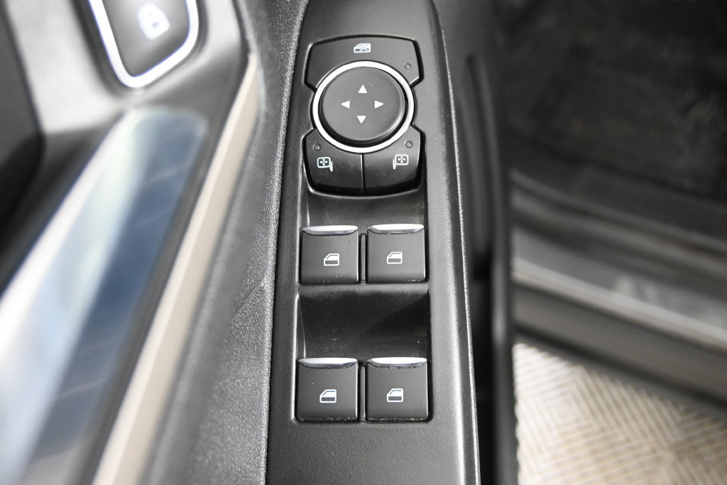 Used 2022 Ford Escape SEL w/ Equipment Group 302A AWD/4WD image 21