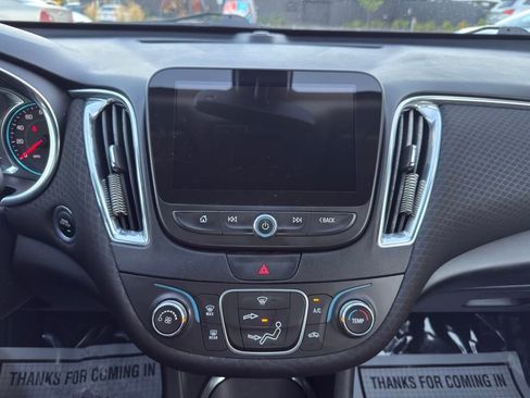 Used 2018 Chevrolet Malibu LT image 35