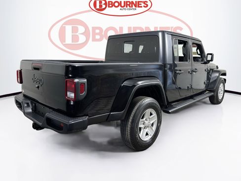 Used 2022 Jeep Gladiator Sport AWD/4WD image 9