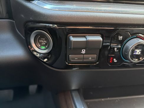 Used 2023 Chevrolet Silverado 1500 High Country w/ High Country Premium Package image 18