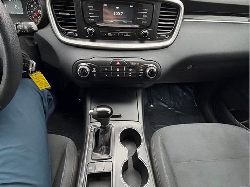 Used 2018 Kia Sorento L image 26