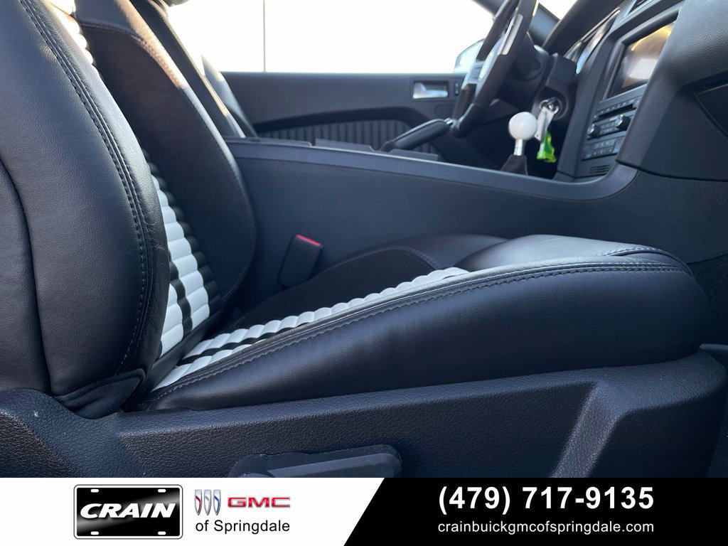 Used 2011 Ford Mustang Shelby GT500 w/ Electronics Pkg RWD image 25
