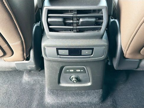 Used 2024 Audi Q4 e-tron Premium image 18