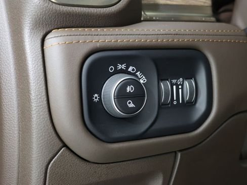 Used 2025 RAM 1500 Limited AWD/4WD image 25