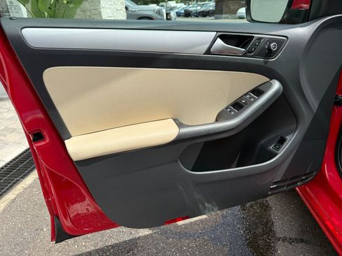 Used 2014 Volkswagen Jetta SE FWD image 22