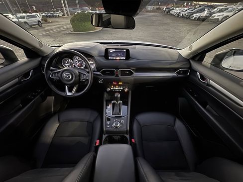 Used 2019 MAZDA CX-5 Touring image 10