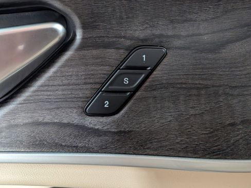 Used 2023 Jeep Grand Cherokee Limited image 12