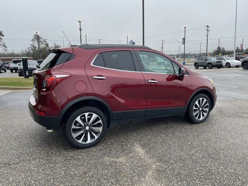 Used 2021 Buick Encore Preferred AWD/4WD image 3