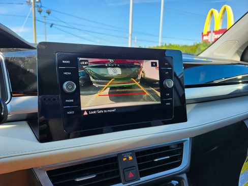 New 2025 Volkswagen Taos SEL image 14