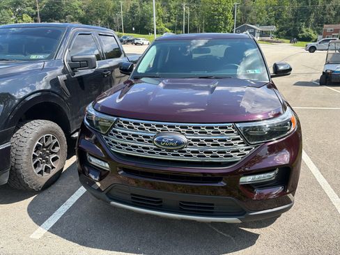 Used 2022 Ford Explorer Limited w/ Equipment Group 301A AWD/4WD image 2