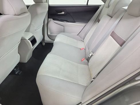 Used 2014 Toyota Camry LE image 12
