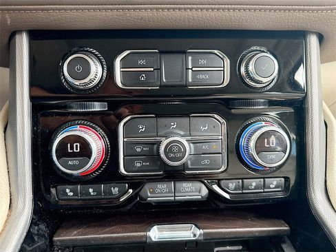 Used 2021 GMC Yukon Denali image 17