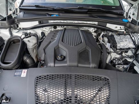 New 2026 Porsche Macan image 29