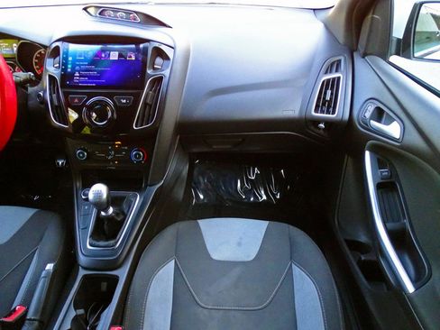 Used 2017 Ford Focus ST FWD image 28