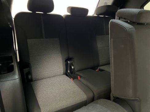 Used 2025 GMC Acadia Elevation image 33