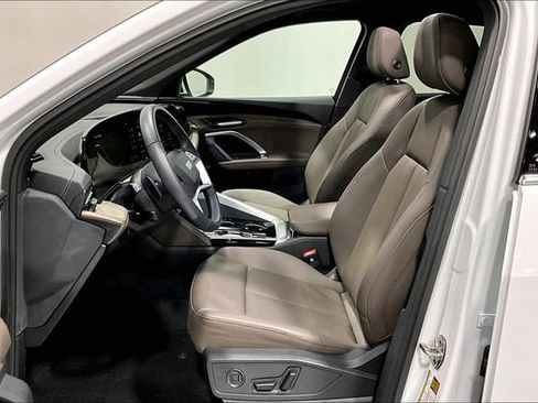 Used 2025 Audi Q5 Premium w/ Convenience Package image 26