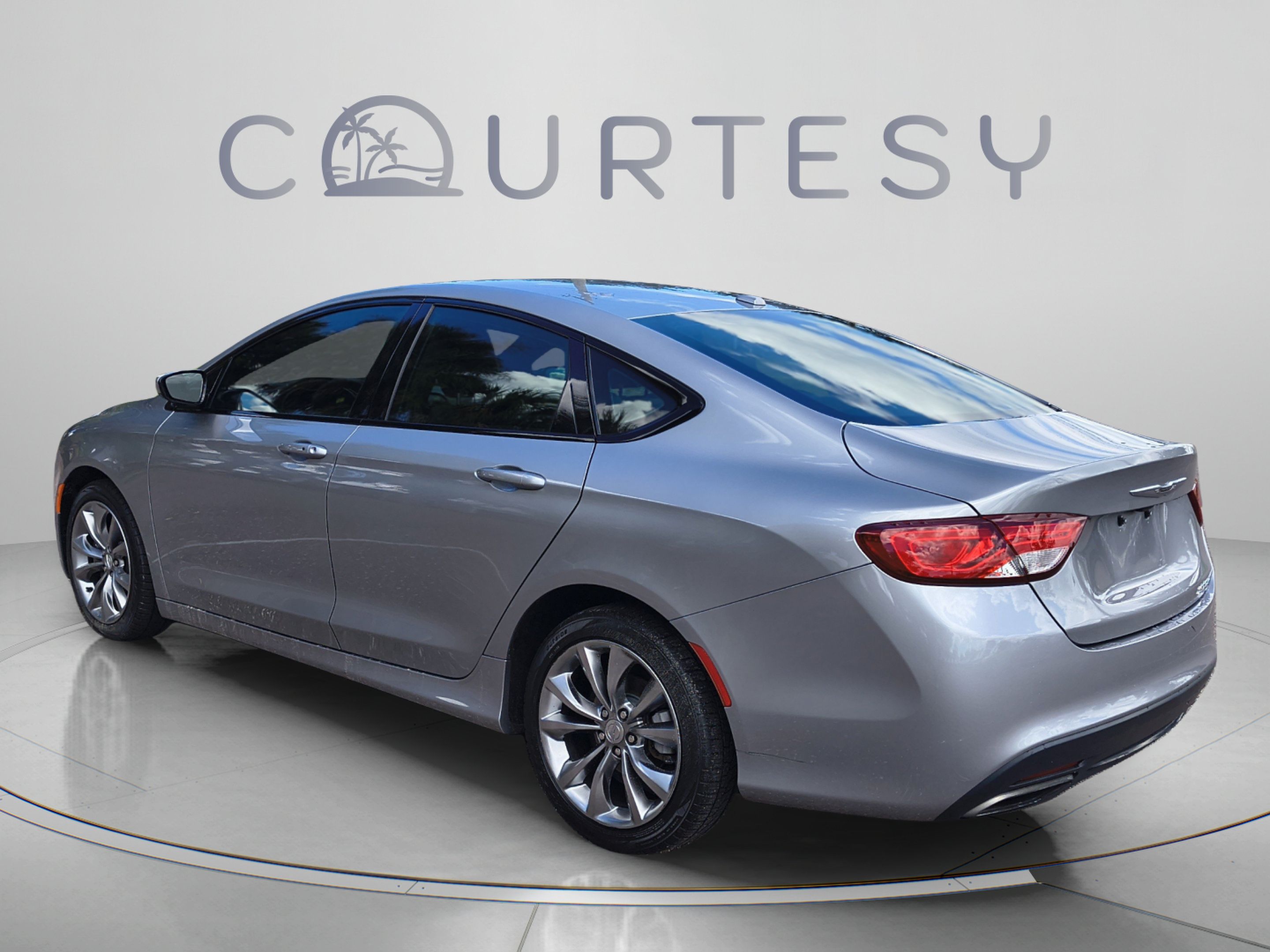 Used 2015 Chrysler 200 S w/ Comfort Group FWD image 5
