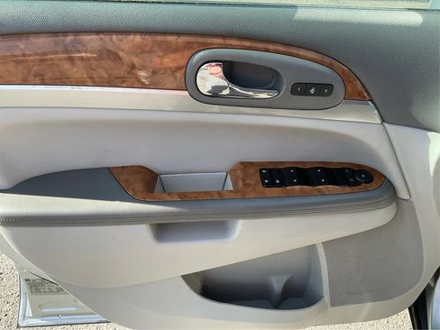 Used 2011 Buick Enclave CXL FWD image 19