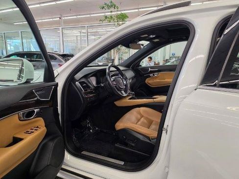 Used 2018 Volvo XC90 T6 Momentum w/ Convenience Package AWD/4WD image 31