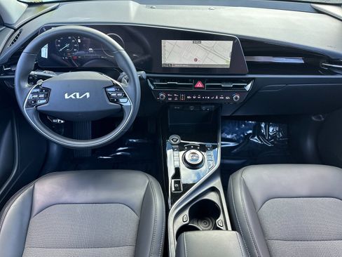 Certified 2024 Kia Niro Wind image 13