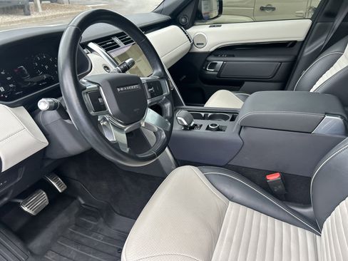 Used 2022 Land Rover Discovery S R-Dynamic image 11