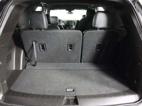 Used 2023 Chevrolet Traverse LT image 18