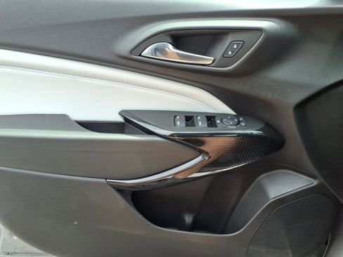 Used 2024 Chevrolet Trax LT FWD image 21