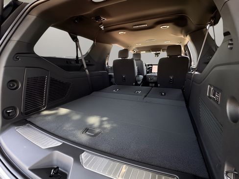 Used 2026 GMC Yukon XL AT4 AWD/4WD image 24
