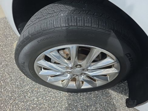 Used 2020 Buick Enclave Premium w/ Sun and Sites Package image 3